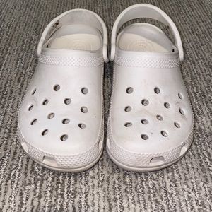 white crocs woman’s 7